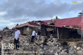 11 rumah di Desa Gangga Satu Minahasa Utara rusak parah diterjang gelombang pasang