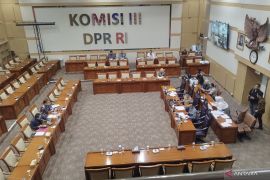 DPR: Kedudukan Polri harus tetap di bawah Presiden
