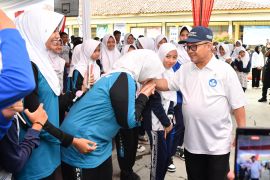 Mendikdasmen-siswa deklarasi Gerakan Rukun Sama Teman di Garut