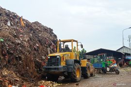 Sampah di Pasar Induk Kramat Jati ditargetkan bersih dalam sepekan