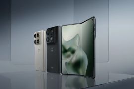 Motorola perkenalkan ponsel lipat perdana Razr Fold di CES 2026