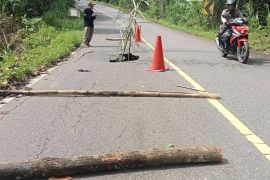 Dinas PUPR HSS-BPJN koordinasi tangani jalan amblas Kandangan-Loksado