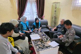 Menyambut Tahun Baru , YBM PLN UP3 Padang Hadir untuk Tenaga Alih Daya Terdampak Banjir