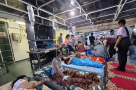 Bakamla bantu evakuasi lima korban banjir bandang Pulau Siau-Sitaro