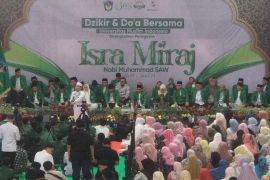 Ustadz Das\'at Latif ingatkan jaga shalat saat peringati Isra Mi\'raj