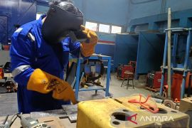 Disnakertrans Kaltim latih keterampilan kerja sasar 300 orang di 2026