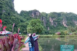 Fasilitas pendukung kawasan wisata Karst Rammang-Rammang butuh revitalisasi