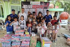 Lion Parcel salurkan lebih dari 10 ton bantuan pascabencana ke Sumatra
