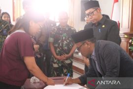 DPRD - Pemkab sepakati alih fungsi lahan TPA untuk hunian tetap pascabencana Taput