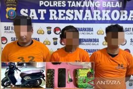 Satres Narkoba Tanjungbalai ringkus tiga tersangka, BB 1.000 gram sabu