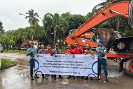 PT Timah - TNI AL pulihkan pascabencana Sumatera