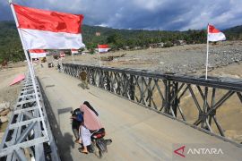 TNI AD terus bangun jembatan di wilayah terkena bencana di  Sumbar