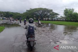 Waspada, BMKG keluarkan peringatan dini potensi cuaca ekstrem empat daerah di Sulsel