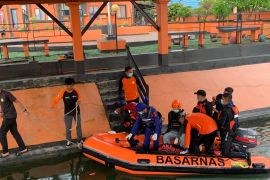 Tim SAR temukan jasad pemancing yang tenggelam di perairan Bungkutoko