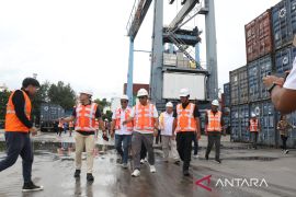 Gubernur memastikan kelancaran logistik-stabilisasi harga di NTT