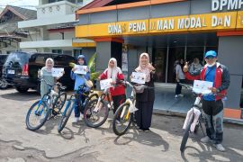 Dukung pola hidup sehat, SKK Migas PetroChina Sumbang delapan sepeda jalan santai HUT ke-69 Provinsi Jambi