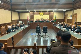 Majelis hakim menolak keberatan Nadiem Makarim di kasus \"Chromebook\"