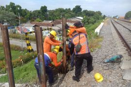 KAI Daop 7 tutup pelintasan liar di Nganjuk