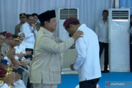 Mensos bertekad menaikkan derajat siswa Sekolah Rakyat