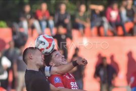 Semen Padang FC dikalahkan Persis Solo Page 2 Small