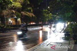 Senin malam, banjir Jakarta terus meluas