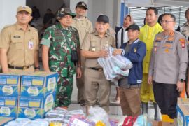 Forkopimda salurkan bantuan bagi pengungsi banjir di Rusun Embrio