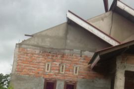 Enam rumah di Bukik Batabuah Agam rusak akibat angin puting beliung