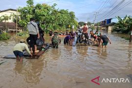 Akses perbatasan Sanggau-Malaysia terputus dampak banjir