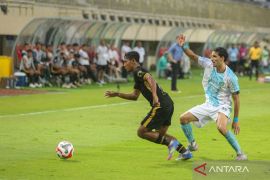 Bhayangkara resmi pinjam Privat Mbarga dari Dewa United