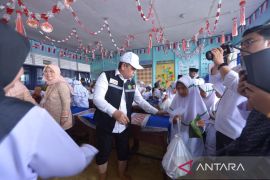 DWP dan Kemenag Kalsel Bantu Siswa Madrasah Terdampak Banjir