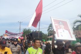 Warga Desa Penyangga TNWK demo minta stop konflik gajah dengan manusia
