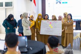 PT KNI gandeng Biji-Biji Initiative gelar pelatihan AI bagi guru di Bontang