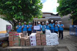 PLN salurkan bahan pangan penuhi kebutuhan warga terdampak di Tapsel
