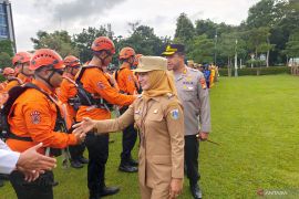Pemkot Jakbar kerahkan 300 personel gabungan untuk penanganan pascabanjir