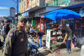 Pemkot Bengkulu cabut puluhan SPT juru parkir di Pasar Panorama