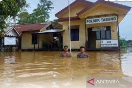 Dinsos Kaltim siagakan ribuan logistik tangani banjir di Tabang