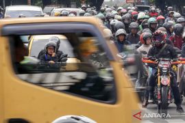 Honda ingatkan pengendara motor pentingnya menyalip dengan aman