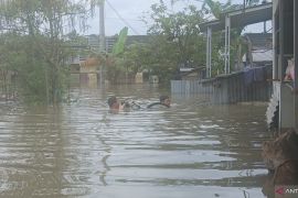 Ratusan korban banjir di Tangerang butuh bantuan logistik