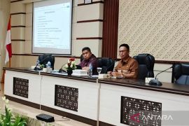 Pemprov Gorontalo beri solusi legalitas bagi usaha pertambangan rakyat