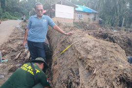 Kemenhut data kayu hanyutan di lokasi bencana di Agam&nbsp;
