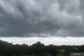 BBMKG perkirakan mayoritas objek wisata di Bali hujan hingga malam ini