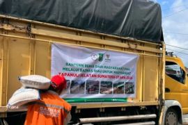 Baznas Riau salurkan bantuan 3 ton beras dan Mushaf Alquran bagi korban bencana di Tapsel