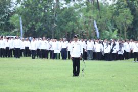 Bantul meningkatkan disiplin aparatur kelurahan melalui apel pembinaan