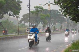 BPBD Bekasi imbau warga waspada puncak musim hujan