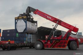 Peningkatan volume barang moda angkutan kereta api