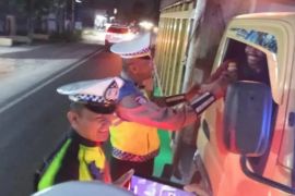 "Secangkir" kopi dan cerita hangat patroli malam Polres Simalungun