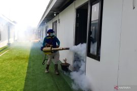 Kemenkes lakukan pengasapan huntara Aceh Tamiang untuk cegah penyakit menular