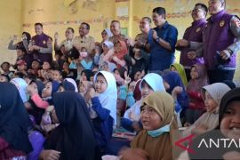 KSP ajari berhitung hingga bantu alat tulis untuk pelajar di Aceh Tamiang