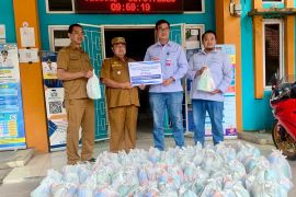 Chandra Asri salurkan bantuan tanggap darurat banjir untuk warga Cilegon