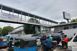 Polisi lacak mobil masuk jalur Transjakarta dan lawan arus di Matraman
